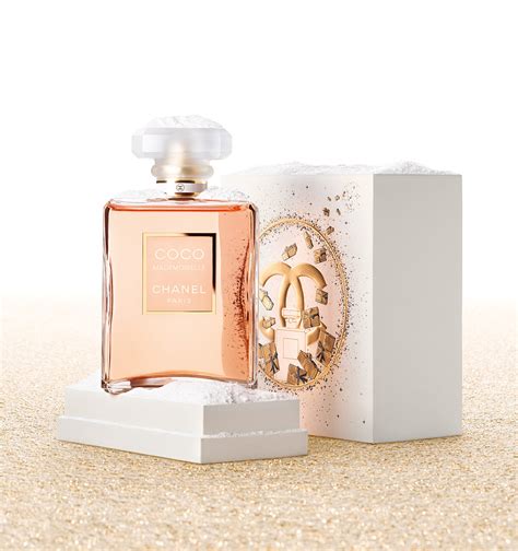 chanel madomoiselle spot con donne|Chanel coco mademoiselle.